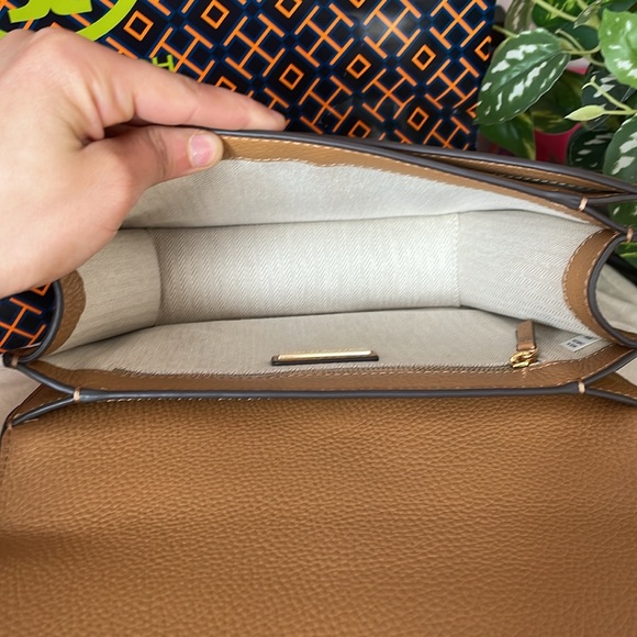 New , authentic britten medium adjustable shoulder bag - Picture 8 of 16